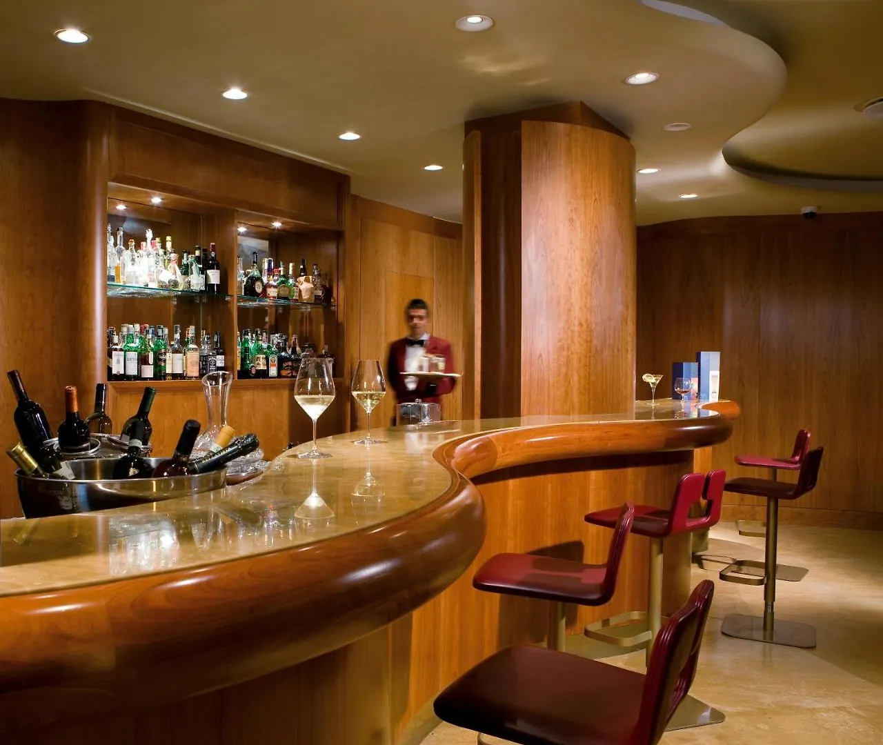 ****  Hotel Royal Continental Nápoles Italia