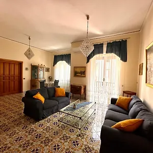 Vakantiehuis Maman Suite, Center Near Molo Beverello
