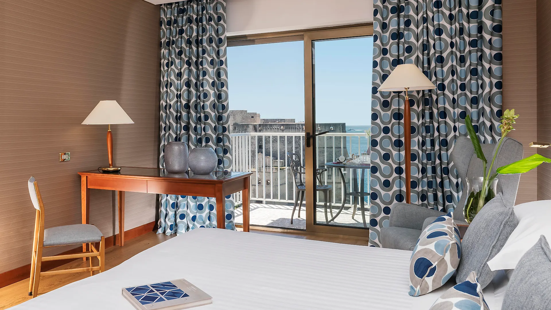 Hotel Royal Continental Naples