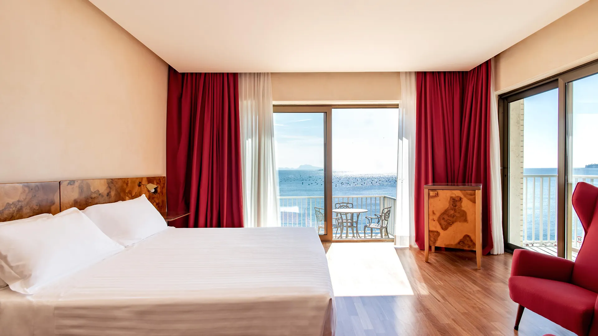 Hotel Royal Continental Naples Italy