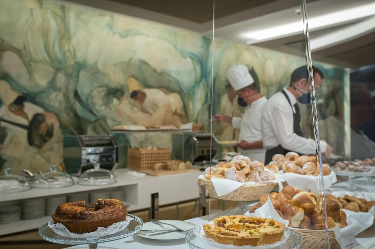 Hotel Royal Continental Naples