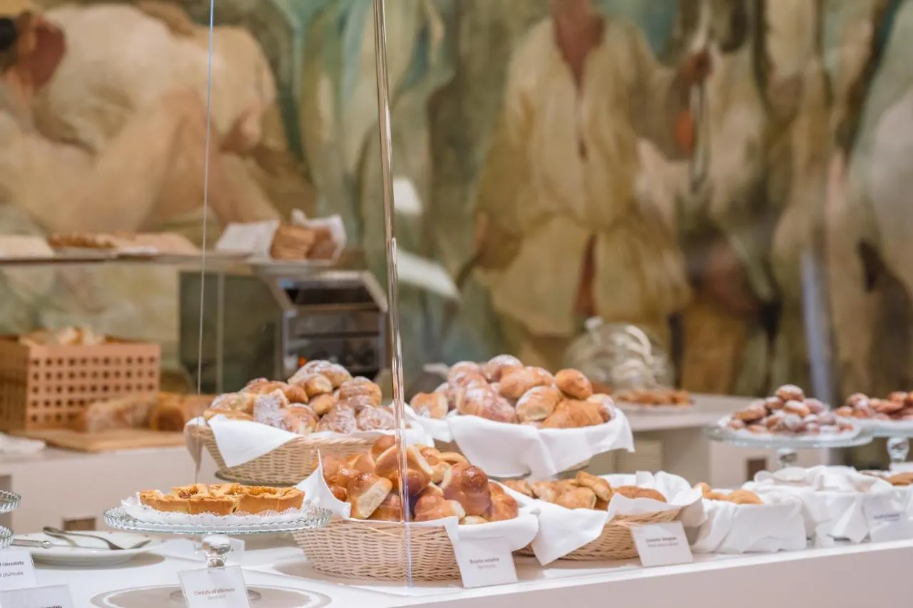 Hotel Royal Continental Naples