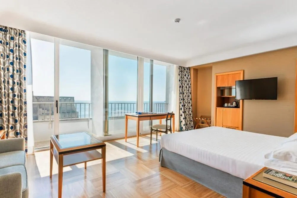 Hotel Royal Continental Naples